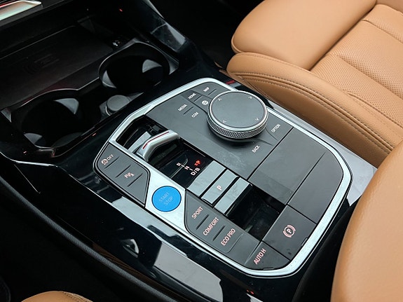 BMW iX3 25 of 30