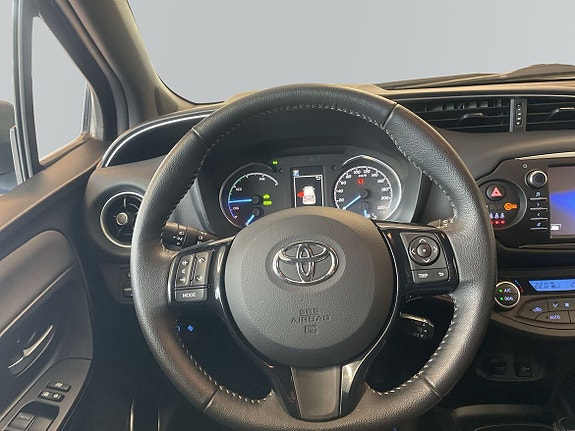 Toyota Yaris 9 of 14