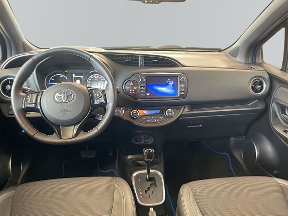 Toyota Yaris 8 of 14