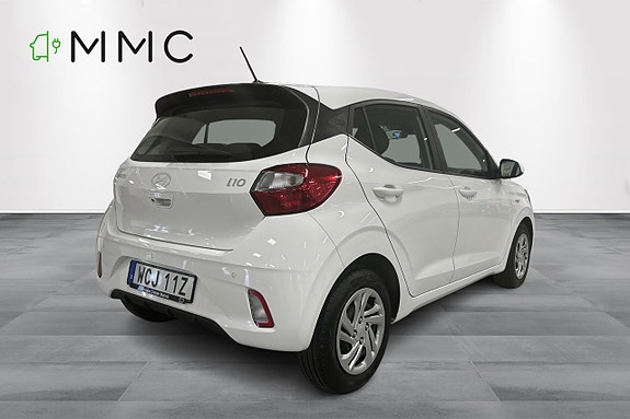Hyundai i10 2 of 8
