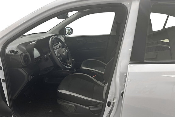 Hyundai i10 5 of 8