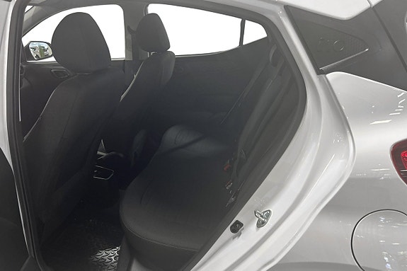Hyundai i10 7 of 8