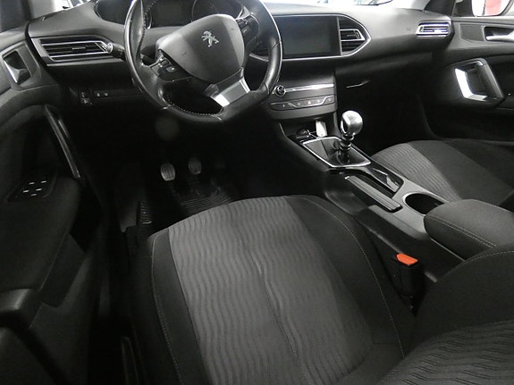 Peugeot 308 SW 7 of 17