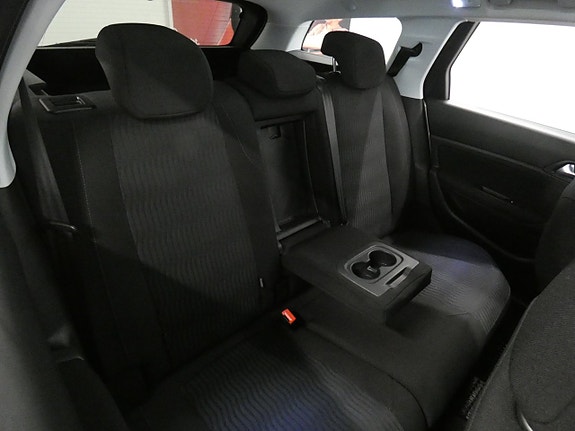 Peugeot 308 SW 16 of 17