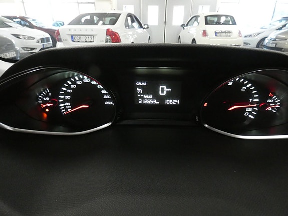 Peugeot 308 SW 8 of 17