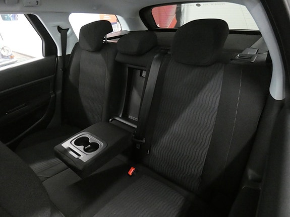 Peugeot 308 SW 14 of 17