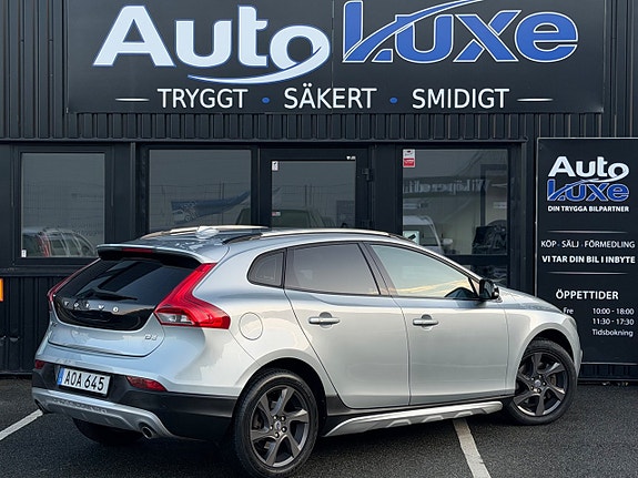 Volvo V40 Cross Country 11 of 27