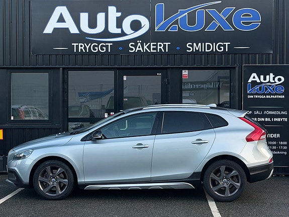 Volvo V40 Cross Country 9 of 27