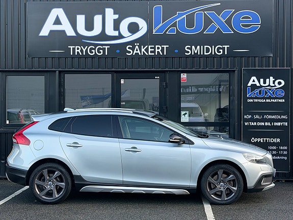 Volvo V40 Cross Country 10 of 27