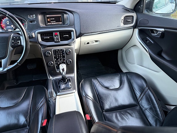 Volvo V40 Cross Country 19 of 27