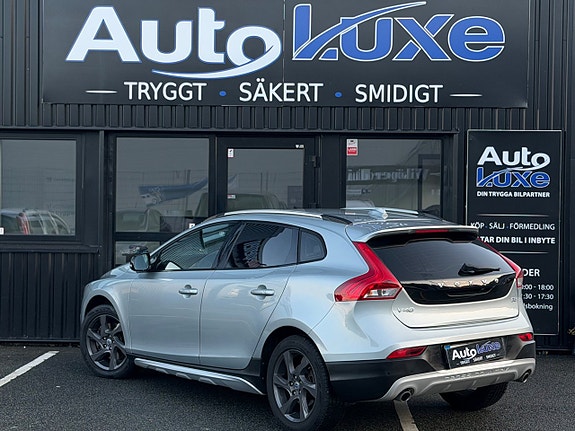 Volvo V40 Cross Country 8 of 27
