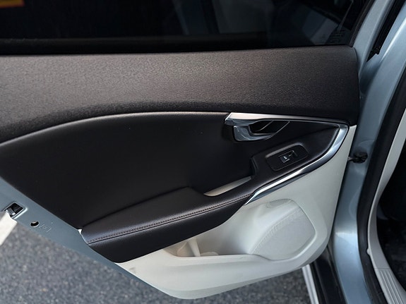 Volvo V40 Cross Country 16 of 27