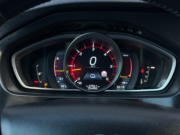 Volvo V40 Cross Country 26 of 27
