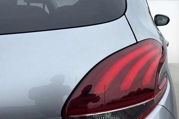 Peugeot 208 11 of 21