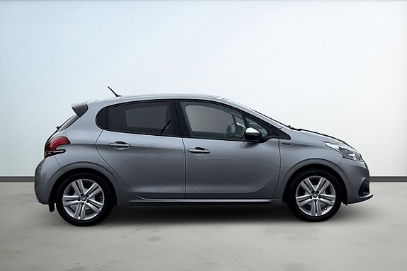 Peugeot 208 6 of 21