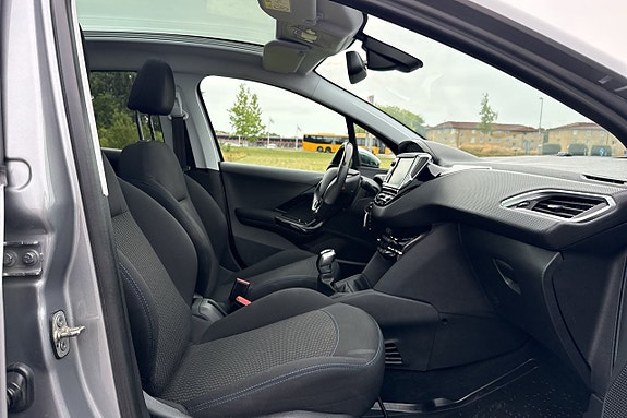 Peugeot 208 17 of 21