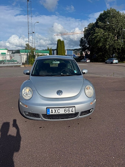 Volkswagen New Beetle 6 of 11