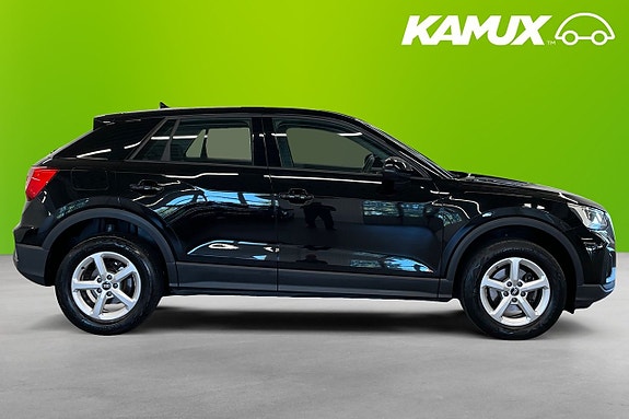 Audi Q2 2 of 23