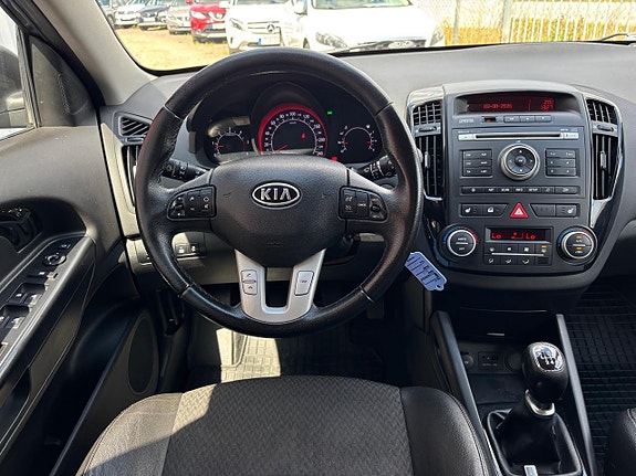 Kia Ceed 10 of 16