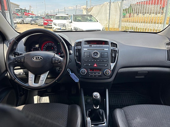 Kia Ceed 9 of 16