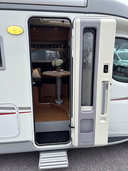 Kabe Travel Master 750T Låga långbäddar - AC - Alde - Separat dusch - Dragkrok 7 of 21