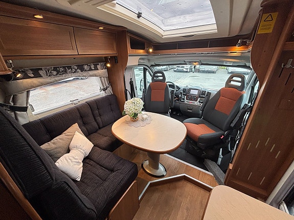 Kabe Travel Master 750T Låga långbäddar - AC - Alde - Separat dusch - Dragkrok 12 of 21