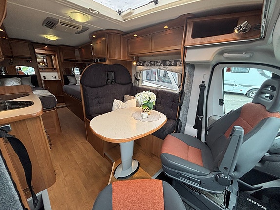 Kabe Travel Master 750T Låga långbäddar - AC - Alde - Separat dusch - Dragkrok 10 of 21