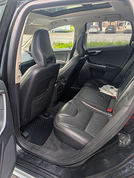 Volvo XC60 6 of 10