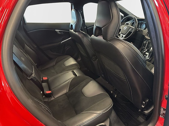 Volvo V40 8 of 10