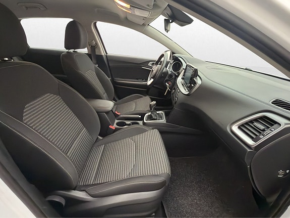 Kia Ceed 24 of 30