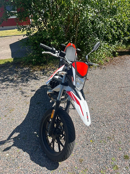 Aprilia SX50 4 of 12