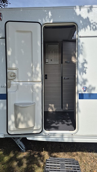 Adria Altea 542 PK 17 of 22