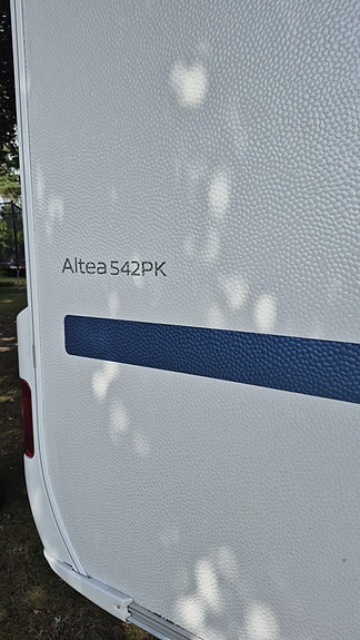 Adria Altea 542 PK 16 of 22