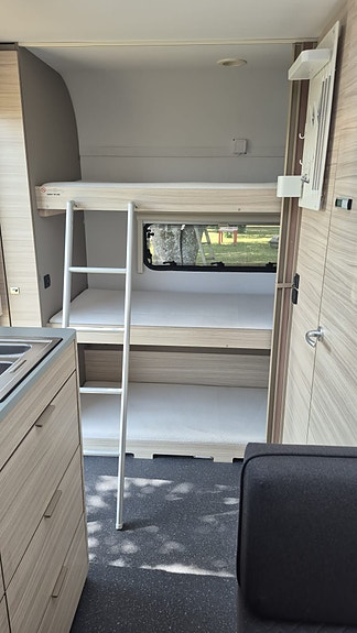 Adria Altea 542 PK 14 of 22