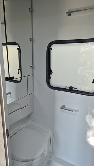 Adria Altea 542 PK 8 of 22