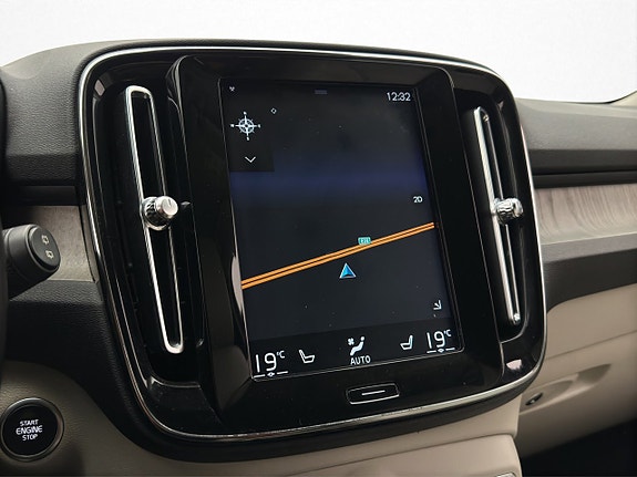 Volvo XC40 23 of 30