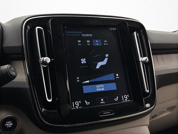 Volvo XC40 24 of 30