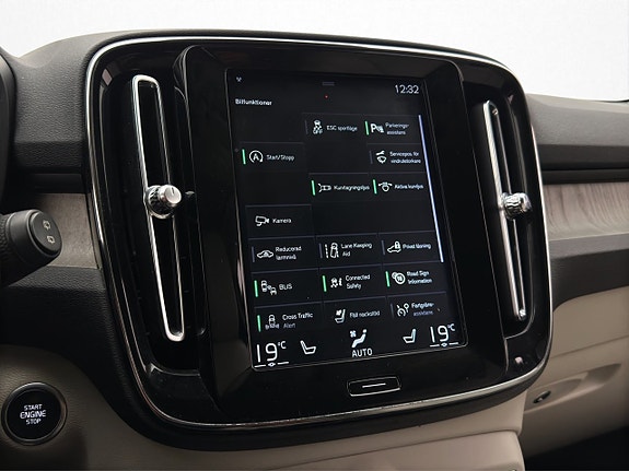 Volvo XC40 26 of 30