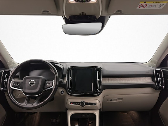 Volvo XC40 15 of 30