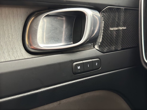 Volvo XC40 14 of 30