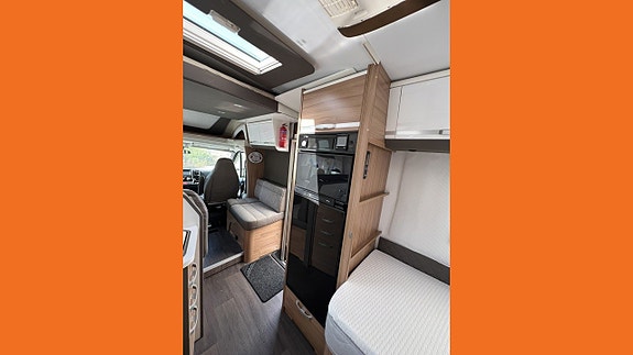 Adria Matrix M 670 SLT, Aut, Alde, AC, Ugn, låga bäddar Scan 6 of 10