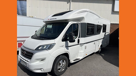Adria Matrix M 670 SLT, Aut, Alde, AC, Ugn, låga bäddar Scan