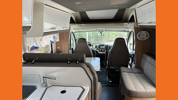 Adria Matrix M 670 SLT, Aut, Alde, AC, Ugn, låga bäddar Scan 7 of 10