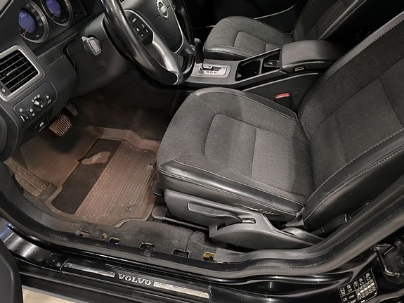 Volvo XC70 7 of 10