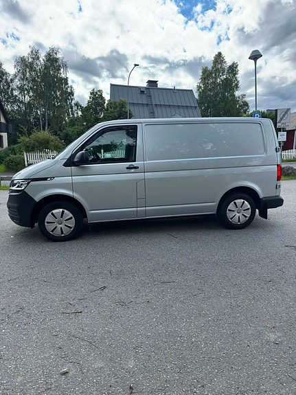 Volkswagen Transporter 2 of 12