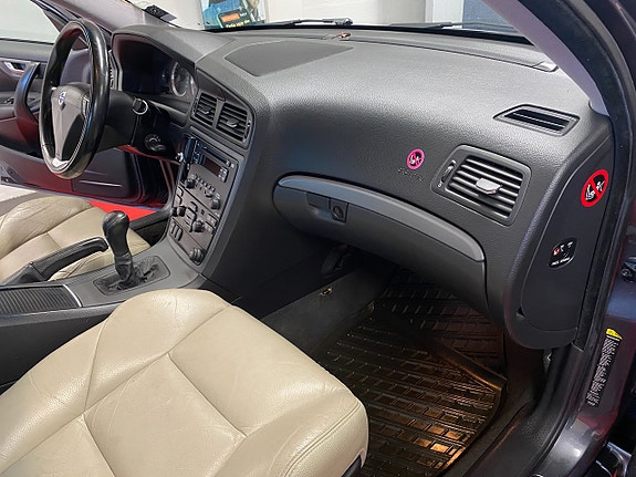 Volvo S60 11 of 22