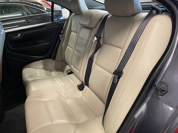 Volvo S60 15 of 22