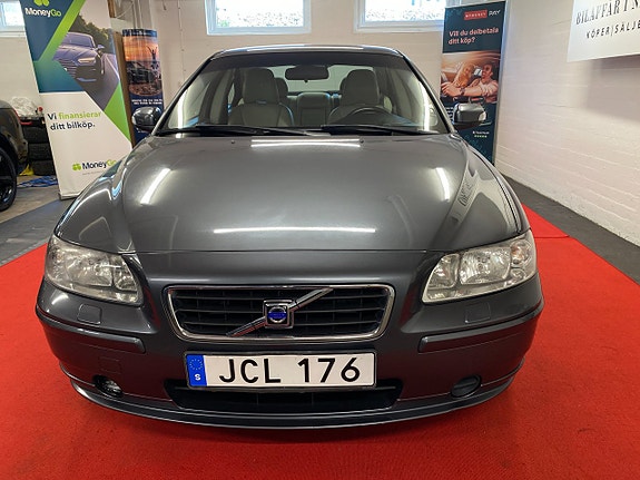 Volvo S60 2 of 22