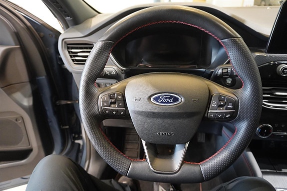 Ford Kuga 10 of 15
