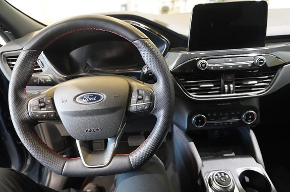 Ford Kuga 11 of 15
